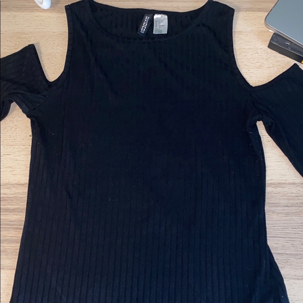 Shoulder cut out top size S— H&M